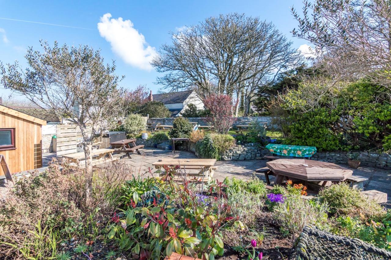 Manorbier Castle Inn Sunset Room Екстериор снимка