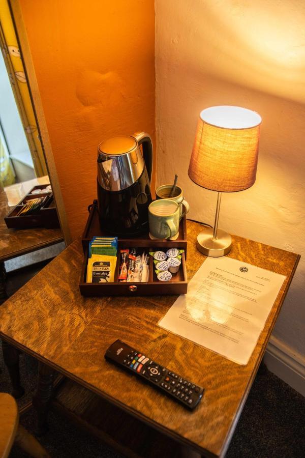 Manorbier Castle Inn Sunset Room Екстериор снимка